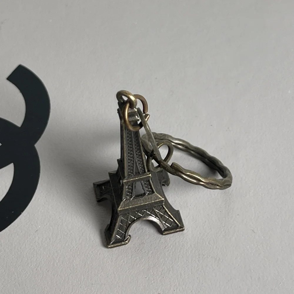 *NWT Eiffel Tower Metal Paris Key Chain